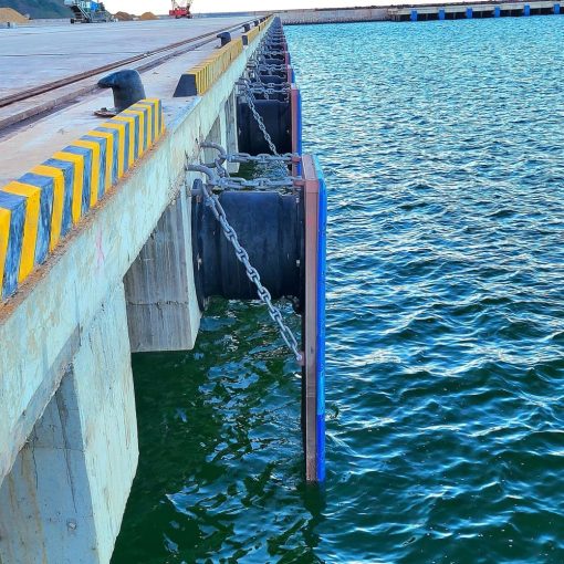 Đệm chống va tàu CSS Fender