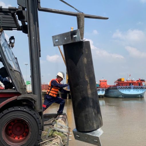 Đệm chống va tàu trụ tròn Cylindrical Fender nguyễn tài